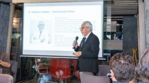 Dr. Guillermo Ceballos presenting mitochondrial health research during Mitozz Events, highlighting epicatechin science.