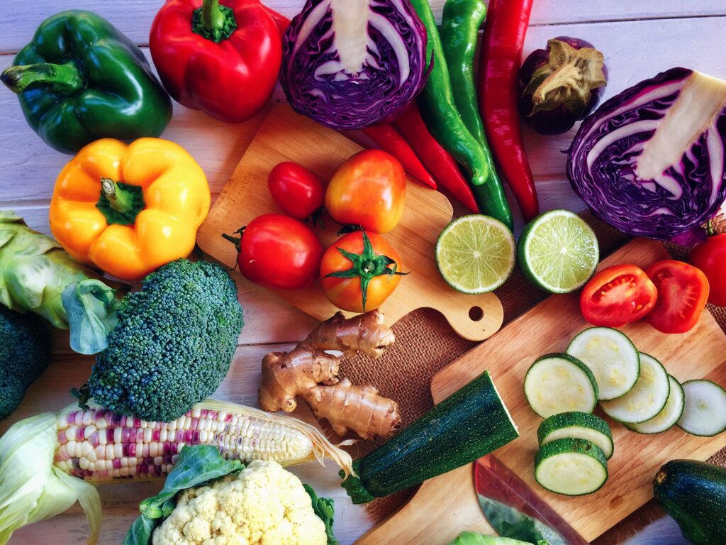 Colorful assortment of vegetables rich in antioxidants and polyphenols that protect mitochondria from oxidative stress